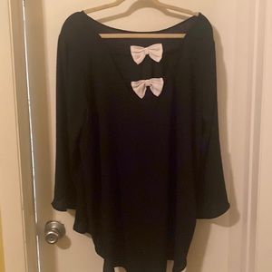 Classic black shirt three white bowties very pretty like new